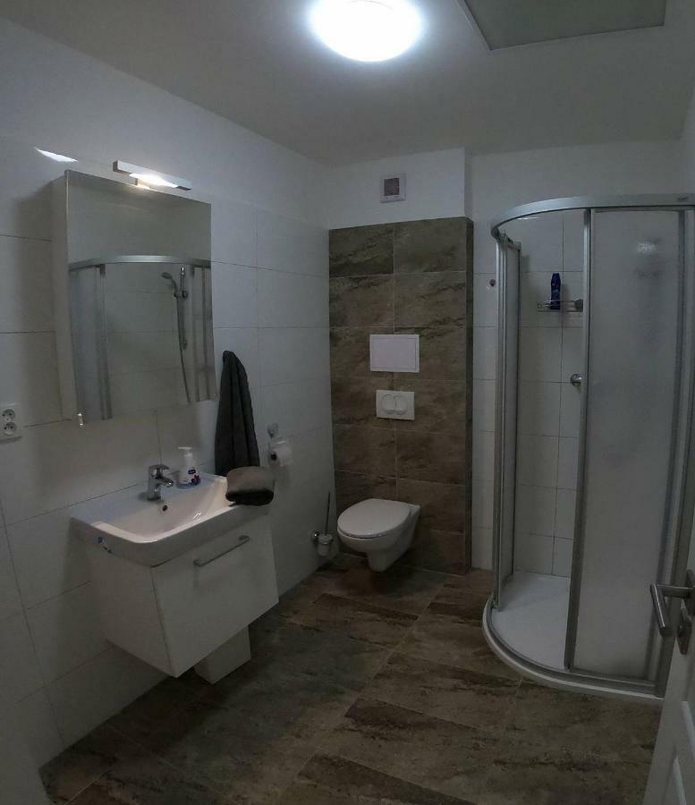 Apartmany U Zamecku ฮโลโฮเวซ ภายนอก รูปภาพ